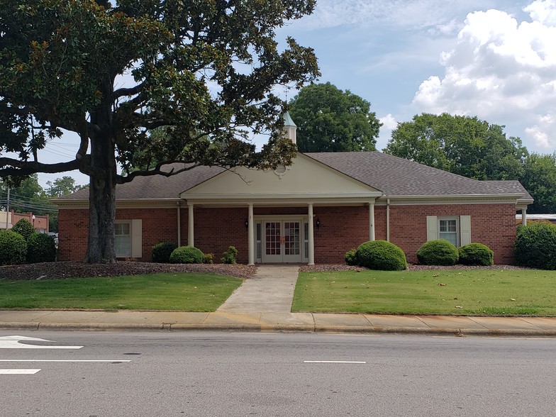 201 Monroe St, Carthage, NC for sale - Building Photo - Image 1 of 1