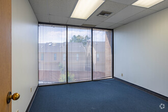 6720 Sands Point Dr, Houston, TX for lease Building Photo- Image 2 of 5