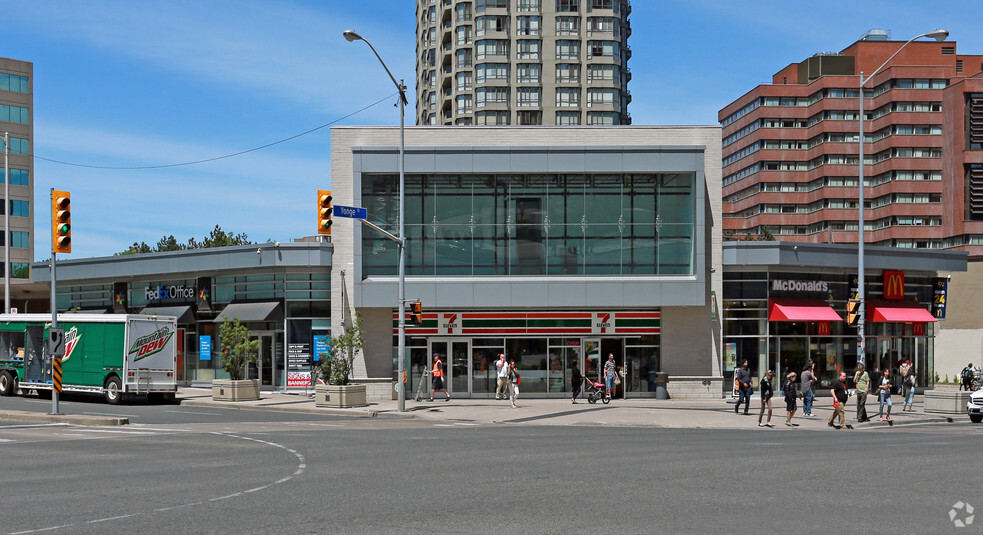 4806 Yonge St, Toronto, ON for lease - Primary Photo - Image 1 of 5