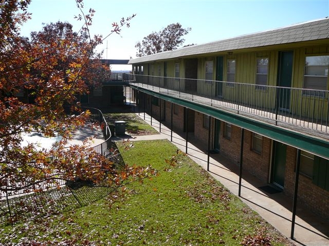 1721 Puckett Rd, Wichita Falls, TX for sale Primary Photo- Image 1 of 1