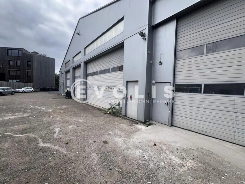 Office in Sucy-en-Brie for lease - Building Photo - Image 1 of 4