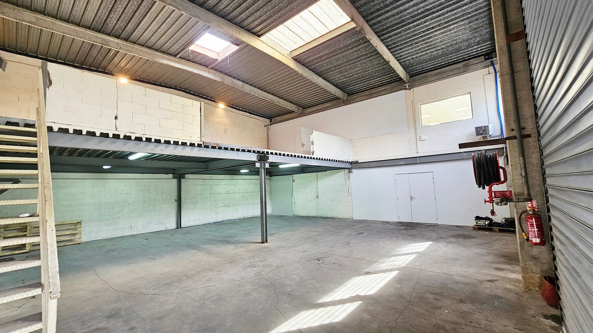 Rue Des Epinettes, Torcy for lease Interior Photo- Image 1 of 17