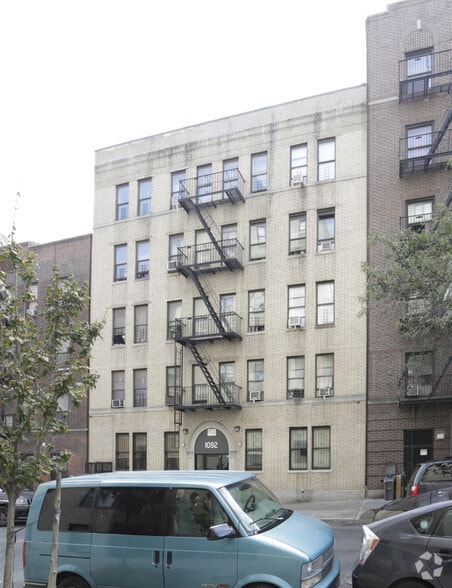 1092 Anderson Ave, Bronx, NY for sale - Building Photo - Image 2 of 3