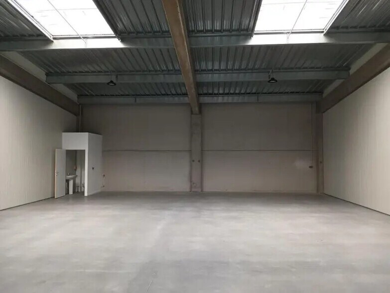 Flex in Amiens for lease - Building Photo - Image 2 of 6