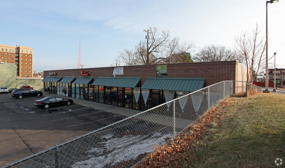 3625-3631 Broadway St, Kansas City, MO for sale - Building Photo - Image 3 of 4