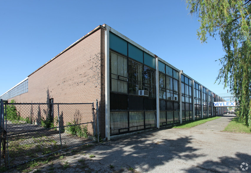 37 Bethridge Rd, Toronto, ON for lease - Building Photo - Image 2 of 4