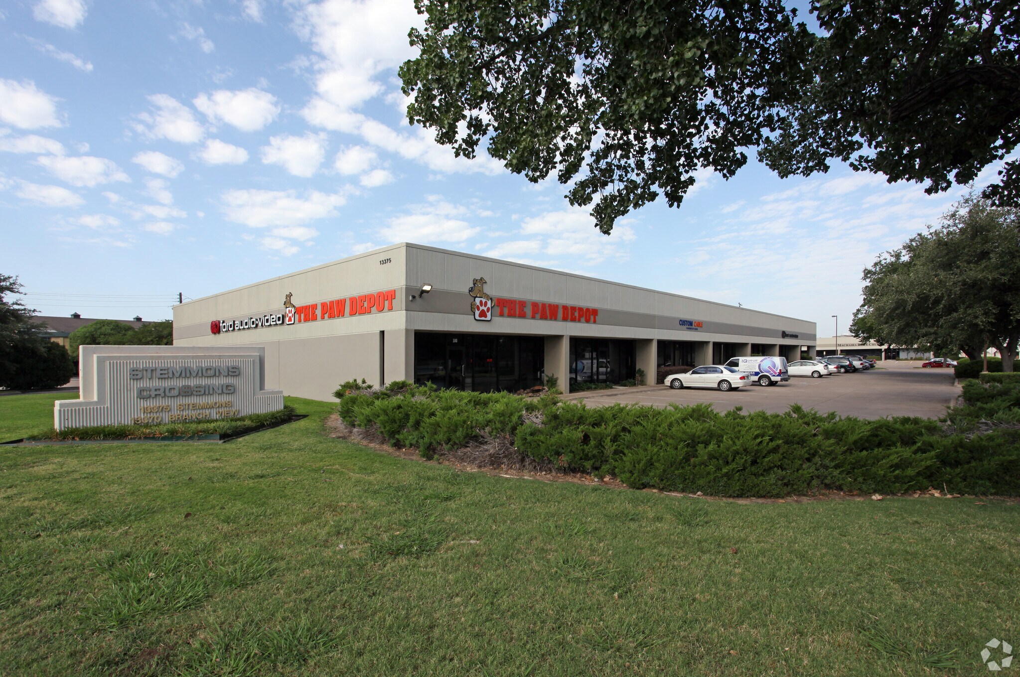 13375 N Stemmons Fwy, Farmers Branch, TX for sale Primary Photo- Image 1 of 1