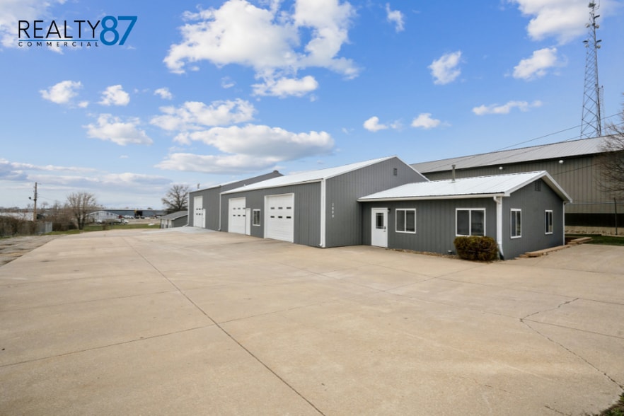 1620 W Post Rd SW, Cedar Rapids, IA for lease - Building Photo - Image 1 of 18