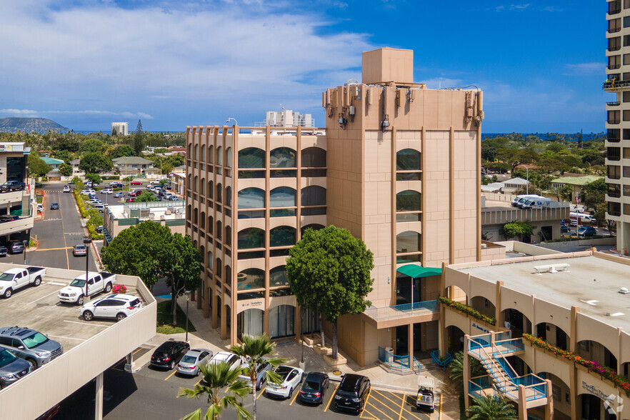 4211 Waialae Ave, Honolulu, HI for lease - Primary Photo - Image 1 of 6