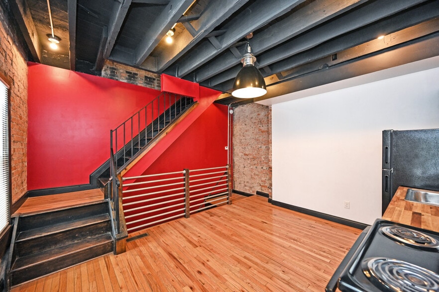 226 E Clifton Ave, Cincinnati, OH for sale - Building Photo - Image 2 of 37