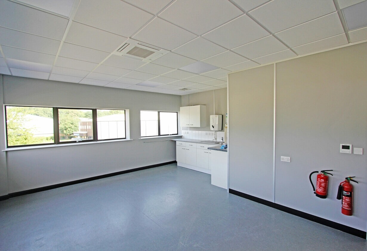 Electron Way, Eastleigh for lease Interior Photo- Image 1 of 4