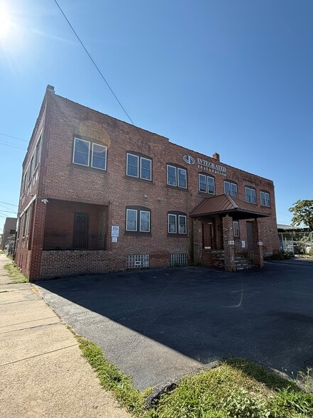 3348 St Clair Ave, Cleveland, OH for lease - Building Photo - Image 1 of 4