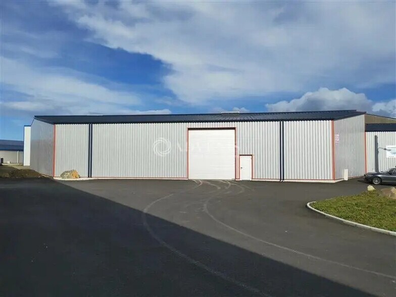 Flex in Dinard for lease - Building Photo - Image 3 of 4