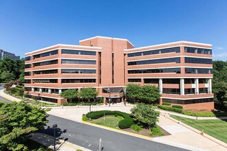 7927 Jones Branch Dr, McLean, VA for lease Building Photo- Image 1 of 1