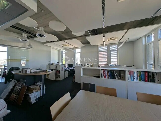 Location Bureaux 193 m²