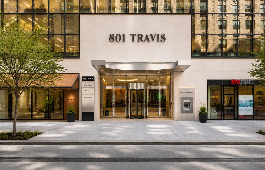 801 Travis St, Houston, TX for lease - Building Photo - Image 2 of 6