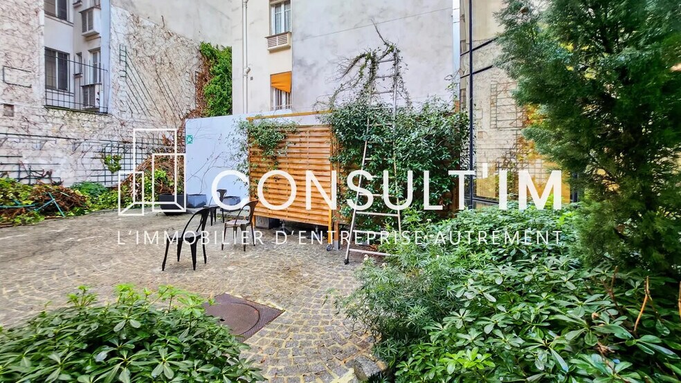 Office in Paris for lease - Building Photo - Image 2 of 9