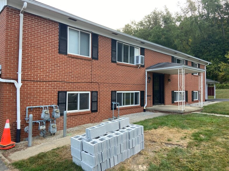 305 Main St, Bellville, OH for sale - Building Photo - Image 2 of 11