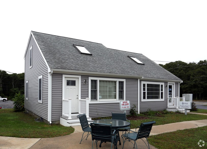41 Barlows Landing Rd, Pocasset, MA 02559