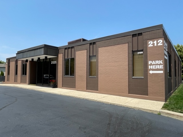 212 S Milwaukee Ave, Wheeling, IL for sale - Primary Photo - Image 1 of 3