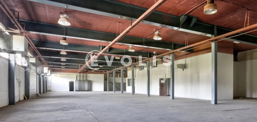 1 Rue Blaise Pascal, Chilly-Mazarin for lease - Building Photo - Image 2 of 8