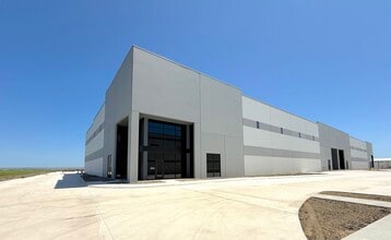 21901 US-79 Hwy, Taylor, TX for lease Building Photo- Image 1 of 4