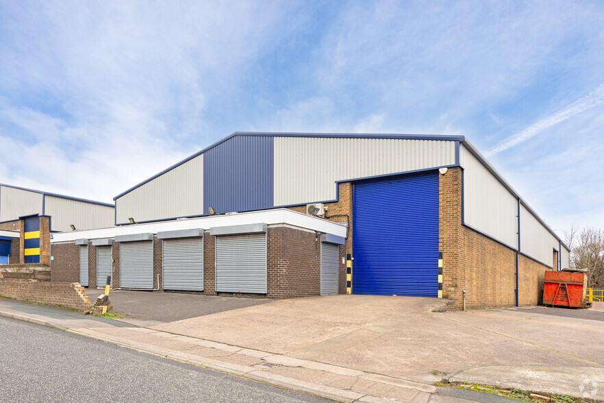 Sandbeds Trading Estate, Ossett for lease - Building Photo - Image 2 of 3