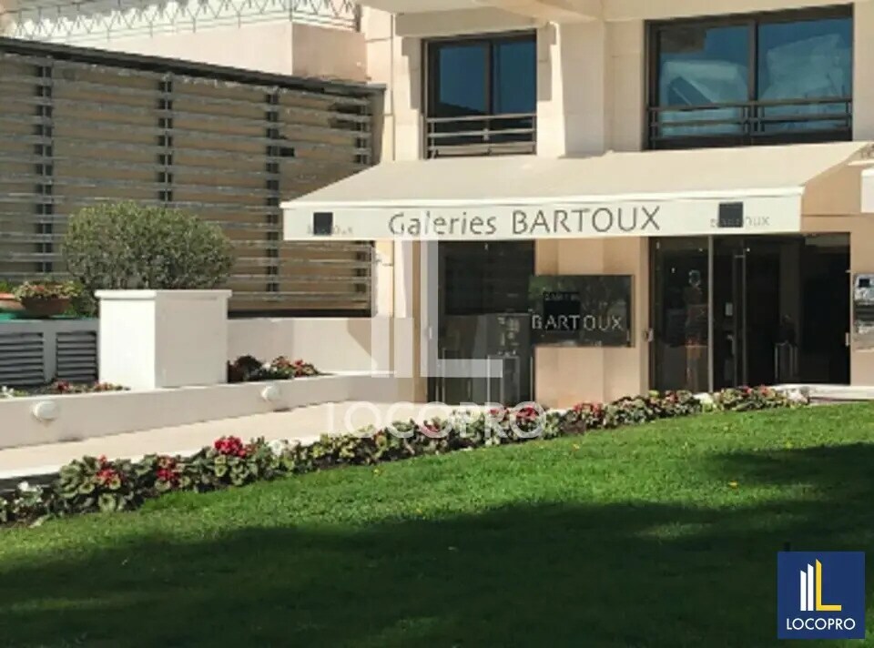 Retail in Cannes for lease Building Photo- Image 1 of 4