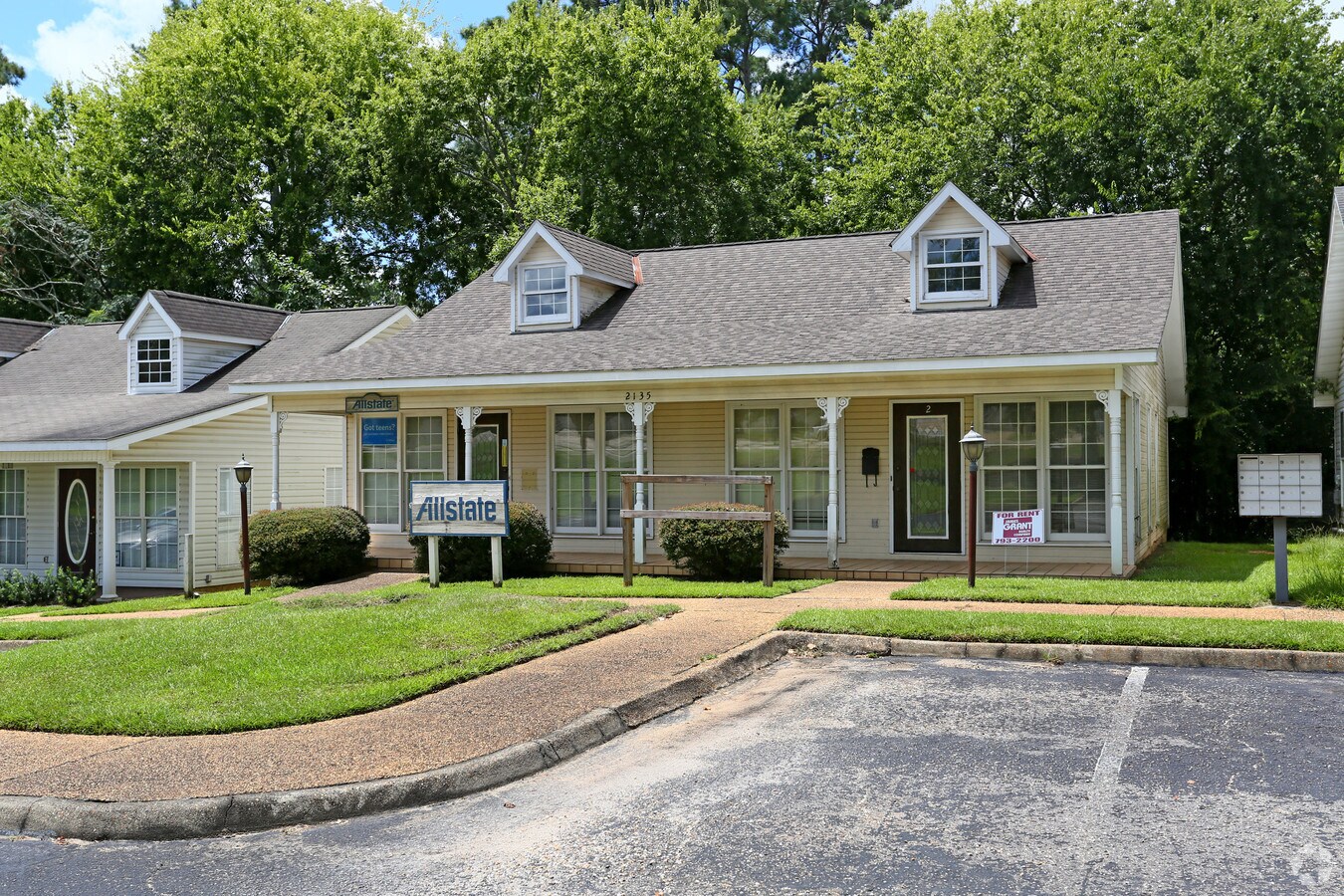 2135 Denton Rd, Dothan, AL 36303