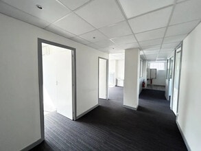 53 Rue De Saint-Cyr, Lyon for lease Interior Photo- Image 1 of 8