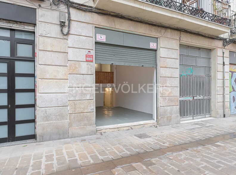 Multifamily in Barcelona, Barcelona for sale - Building Photo - Image 1 of 3