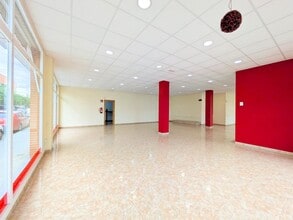 Retail in Amposta, Tarragona for lease Interior Photo- Image 2 of 3