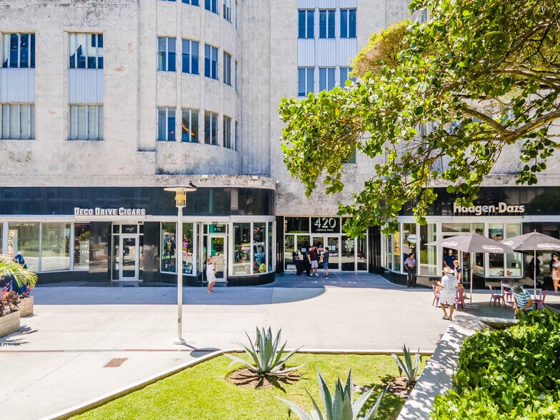 420 Lincoln Rd, Miami Beach, FL for lease - Building Photo - Image 2 of 19
