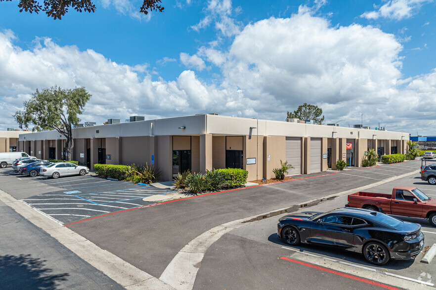 105 W 35th St, National City, CA for lease - Building Photo - Image 1 of 9