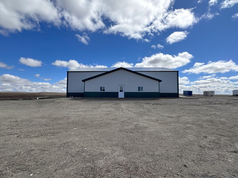 83 US-83 Hwy, Max, ND for sale - Primary Photo - Image 1 of 1