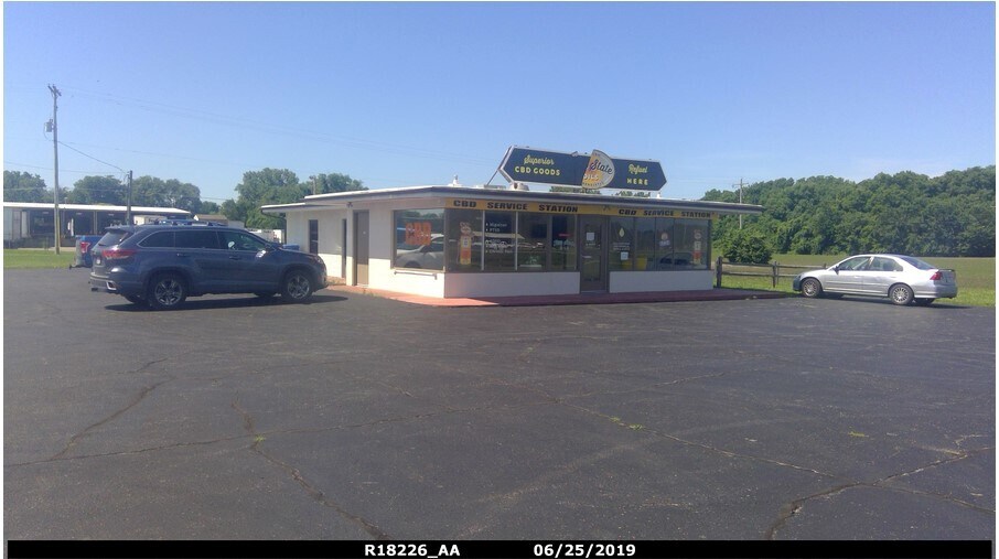 2201 NE Meriden Rd, Topeka, KS for sale - Building Photo - Image 1 of 1