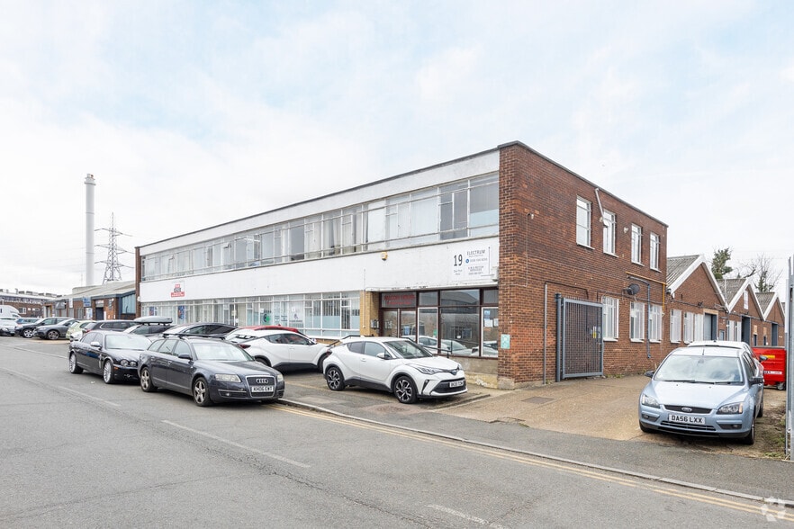 19 Deer Park Rd, London for sale - Building Photo - Image 1 of 1