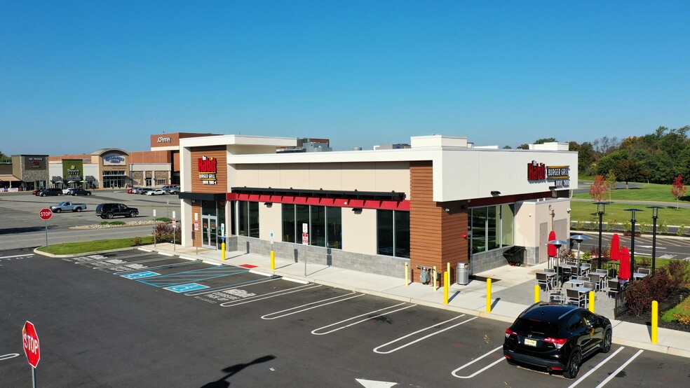 755 State Route 18, East Brunswick, NJ for lease - Building Photo - Image 3 of 8