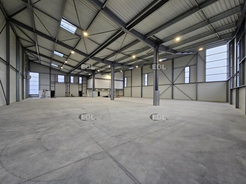 Flex in Limeil-Brévannes for lease - Building Photo - Image 3 of 15