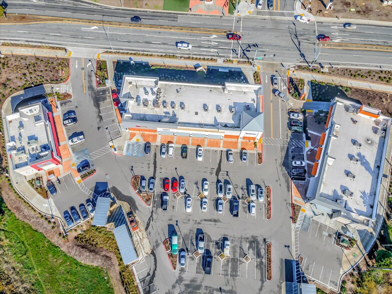 999 Main St, Watsonville, CA for lease - Building Photo - Image 2 of 34