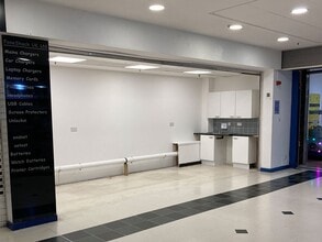 Wulfrun Sq, Wolverhampton for lease Interior Photo- Image 2 of 2
