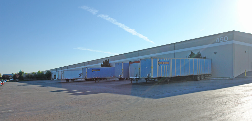 450 Lillard Dr, Sparks, NV for lease - Primary Photo - Image 1 of 4