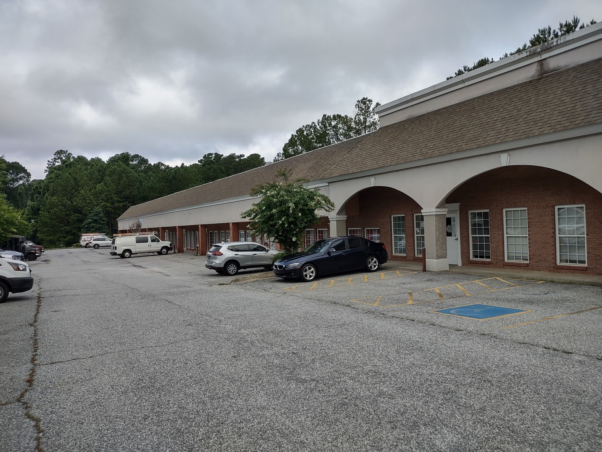 737 Veterans Pky, Jonesboro, GA for lease Interior Photo- Image 1 of 16