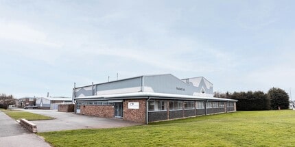 2 Redwongs Way, Huntingdon for lease Building Photo- Image 1 of 11