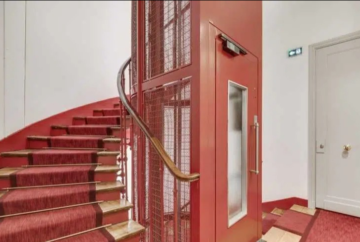 Office in Paris for lease Interior Photo- Image 1 of 2
