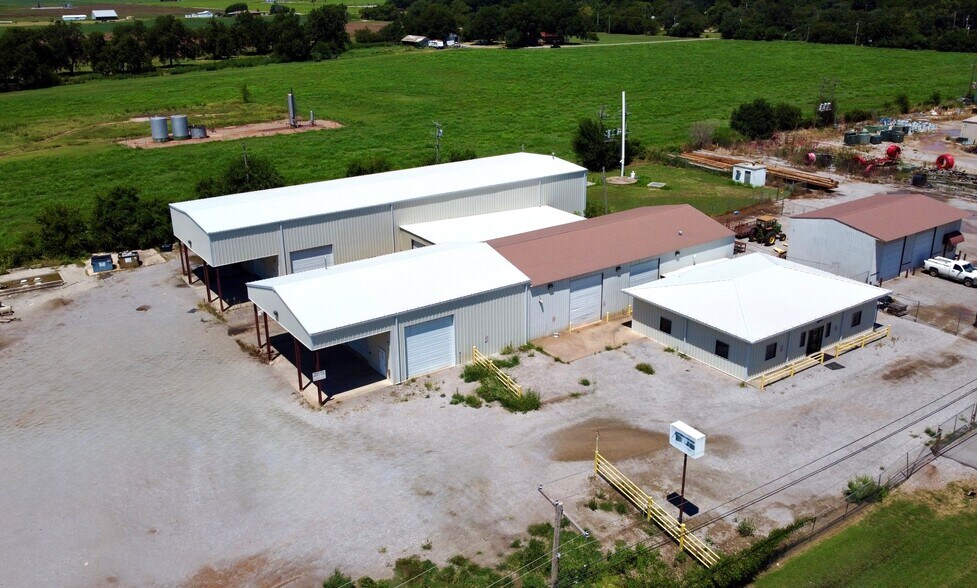 1206 SE 4th St, Lindsay, OK for sale - Building Photo - Image 1 of 1