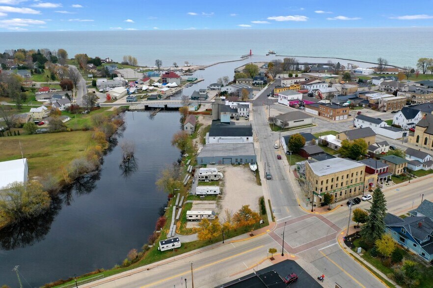 325 Navarino St, Algoma, WI 54201 Specialty for Sale