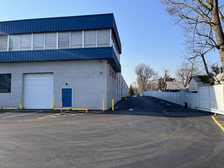 65 River St, New Rochelle, NY for lease - Building Photo - Image 2 of 7
