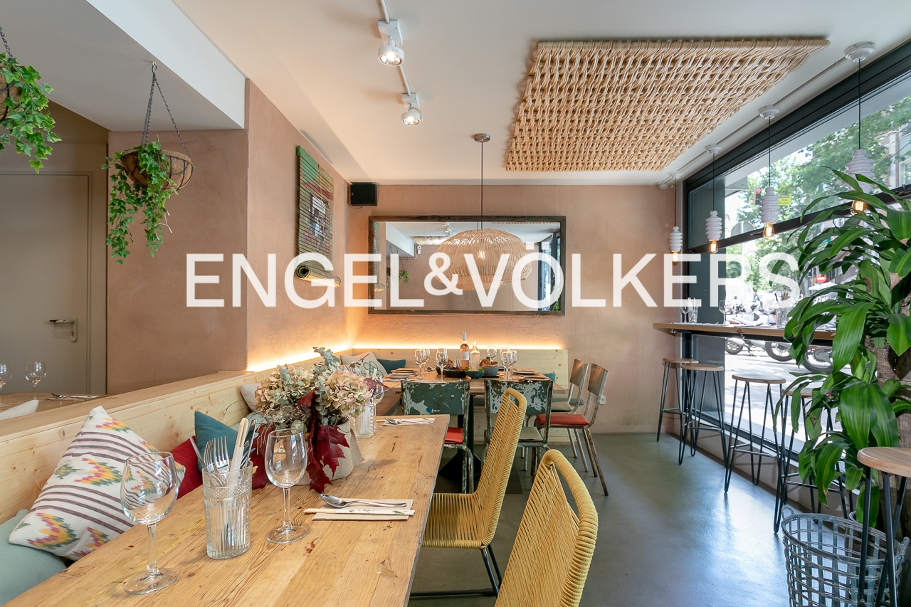 Retail in Barcelona, Barcelona for lease Interior Photo- Image 1 of 6