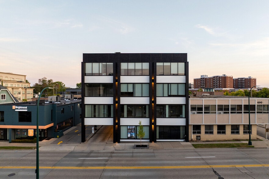 700 E Maple Rd, Birmingham, MI for lease - Building Photo - Image 1 of 16